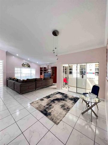 411 SE 7th St, Dania Beach, FL 33004