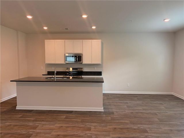 8333 Columbia Court, Palmetto, GA 30268