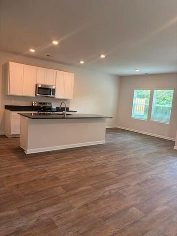 8333 Columbia Court, Palmetto, GA 30268