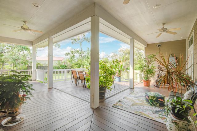 108 Buffalo Trail, Lake Jackson, TX 77566