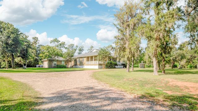 108 Buffalo Trail, Lake Jackson, TX 77566