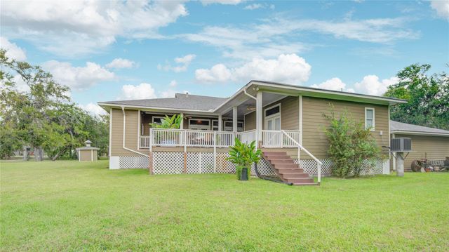 108 Buffalo Trail, Lake Jackson, TX 77566