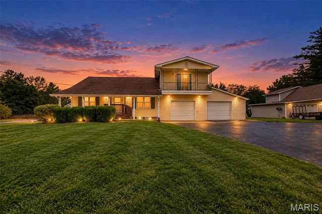 4620 N Alby Road, Godfrey, IL 62035