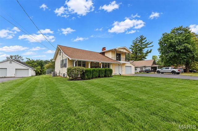 4620 N Alby Road, Godfrey, IL 62035