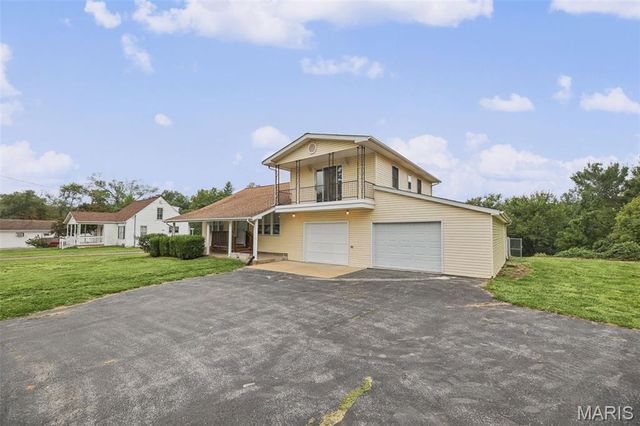 4620 N Alby Road, Godfrey, IL 62035