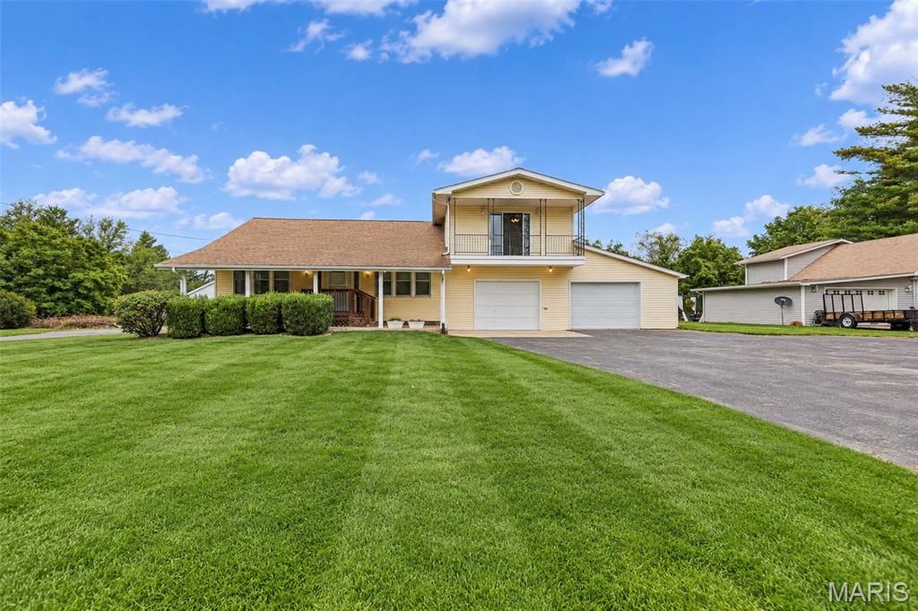 4620 N Alby Road, Godfrey, IL 62035
