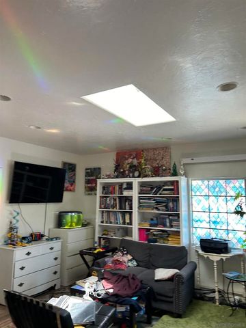 1716 Glenwood Dr, San Diego, CA 92103