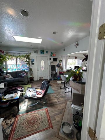 1716 Glenwood Dr, San Diego, CA 92103