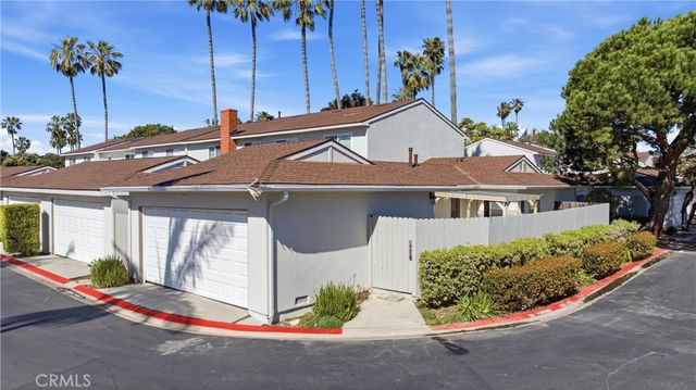 8225 Foxhall Drive, Huntington Beach, CA 92646