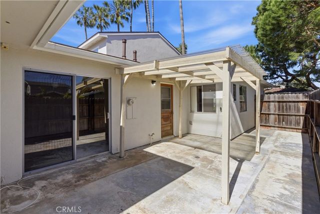 8225 Foxhall Drive, Huntington Beach, CA 92646