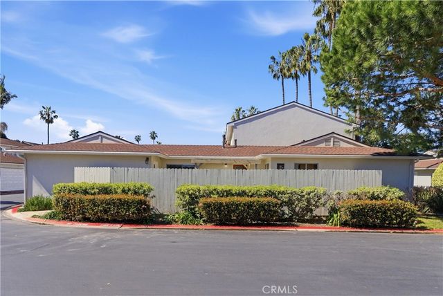 8225 Foxhall Drive, Huntington Beach, CA 92646