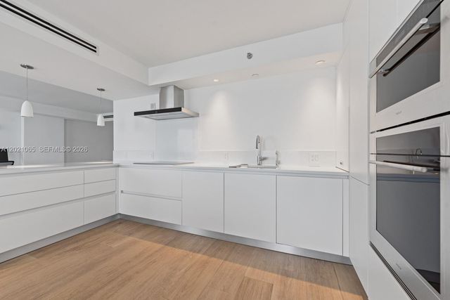 2457 Collins Ave 1703, Miami Beach, FL 33140