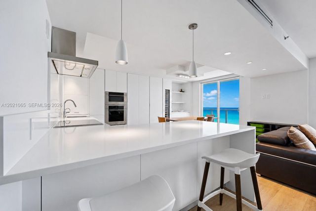 2457 Collins Ave 1703, Miami Beach, FL 33140