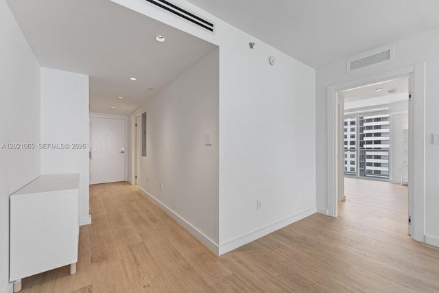 2457 Collins Ave 1703, Miami Beach, FL 33140