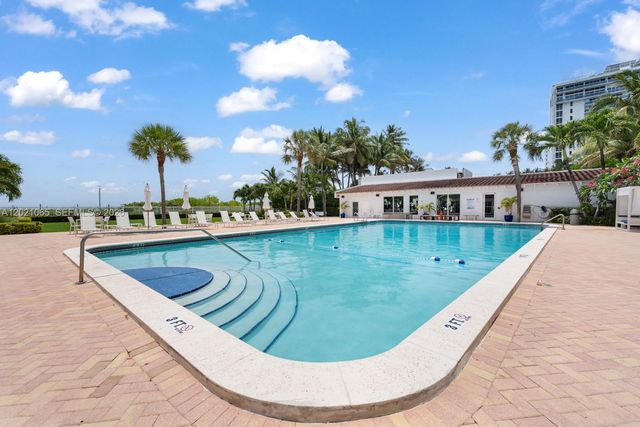 2457 Collins Ave 1703, Miami Beach, FL 33140
