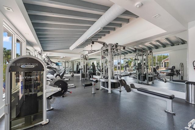2457 Collins Ave 1703, Miami Beach, FL 33140
