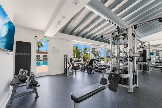2457 Collins Ave 1703, Miami Beach, FL 33140