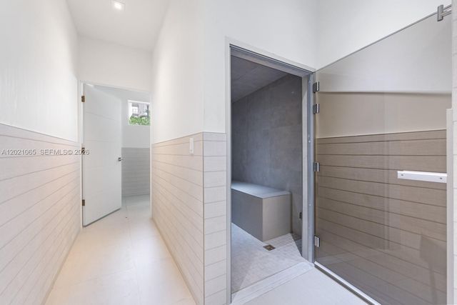 2457 Collins Ave 1703, Miami Beach, FL 33140