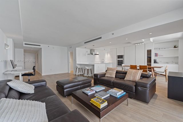 2457 Collins Ave 1703, Miami Beach, FL 33140
