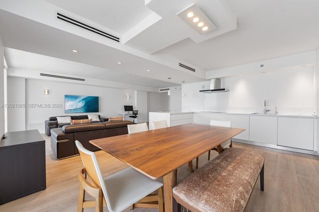 2457 Collins Ave 1703, Miami Beach, FL 33140