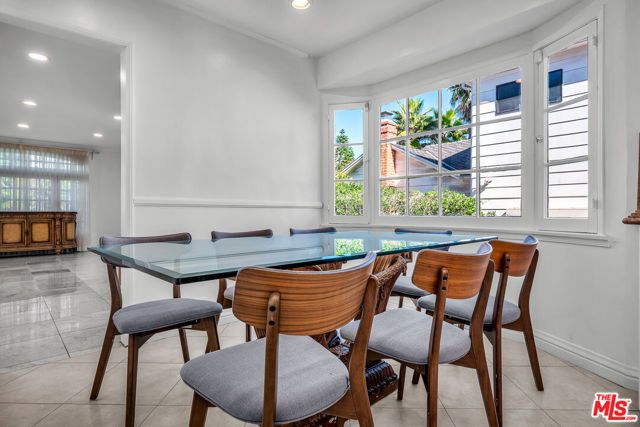 10810 Rochester Avenue, Los Angeles, CA 90024