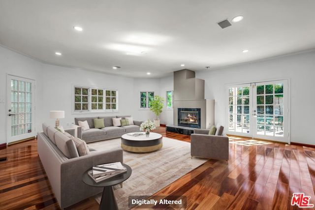 10810 Rochester Avenue, Los Angeles, CA 90024