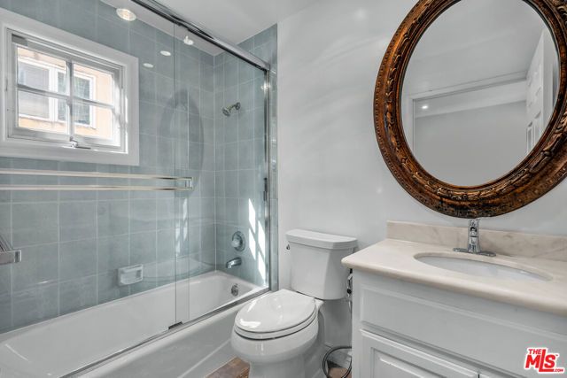 10810 Rochester Avenue, Los Angeles, CA 90024