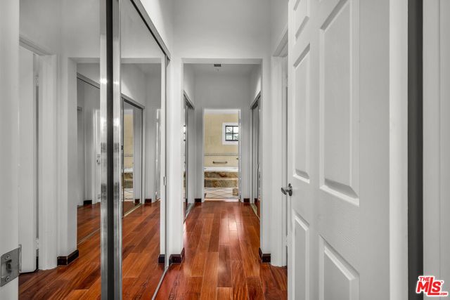 10810 Rochester Avenue, Los Angeles, CA 90024