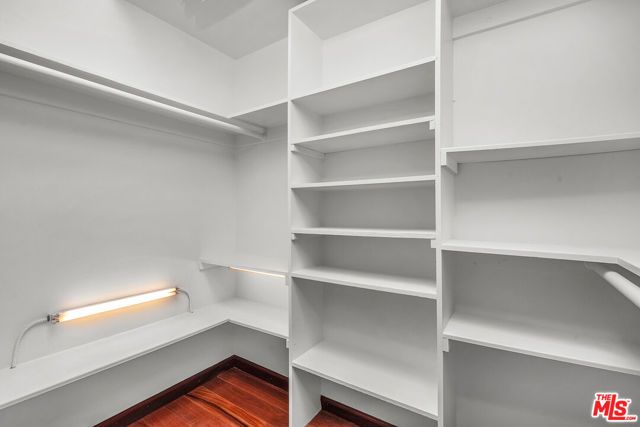 10810 Rochester Avenue, Los Angeles, CA 90024