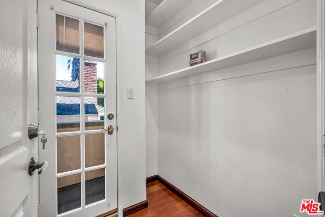 10810 Rochester Avenue, Los Angeles, CA 90024