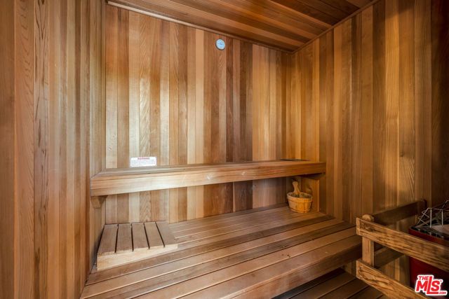 10810 Rochester Avenue, Los Angeles, CA 90024