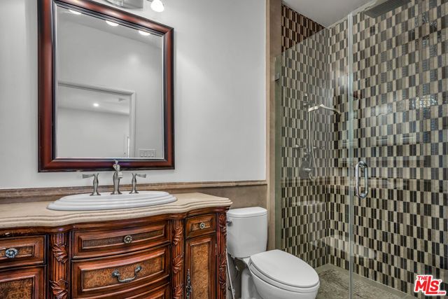 10810 Rochester Avenue, Los Angeles, CA 90024