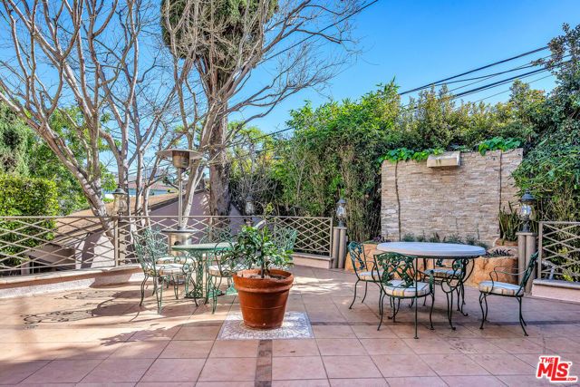 10810 Rochester Avenue, Los Angeles, CA 90024