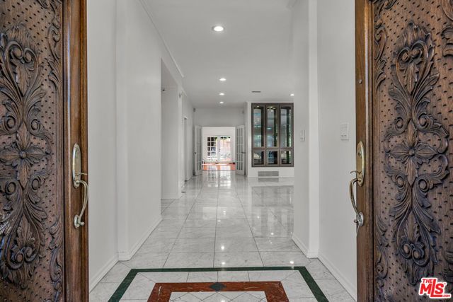 10810 Rochester Avenue, Los Angeles, CA 90024