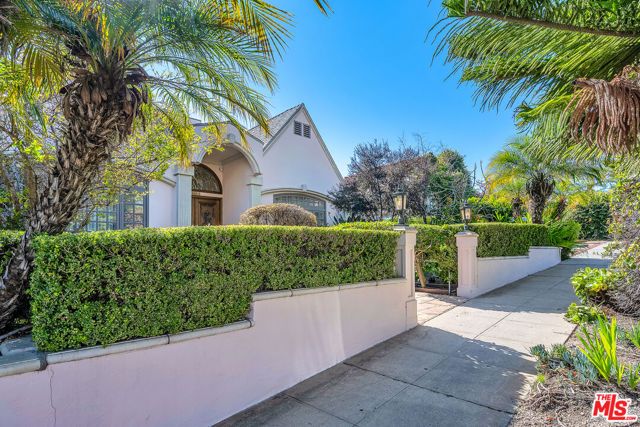 10810 Rochester Avenue, Los Angeles, CA 90024