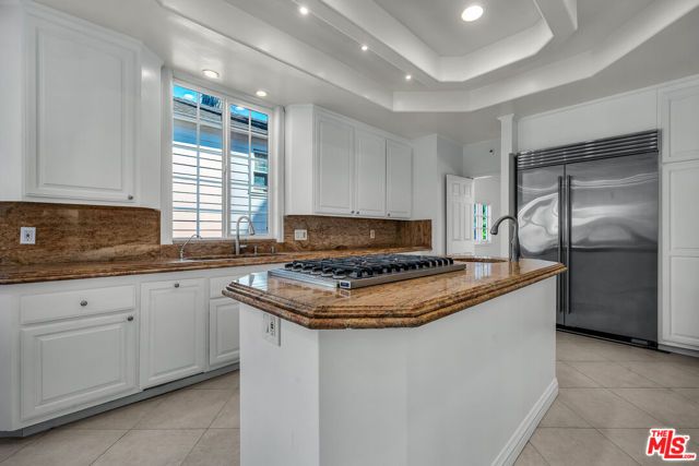 10810 Rochester Avenue, Los Angeles, CA 90024