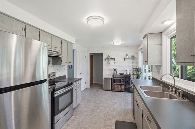 77 Drexmore Road, Rochester, NY 14610
