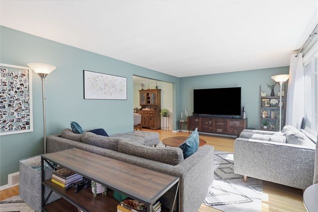 77 Drexmore Road, Rochester, NY 14610