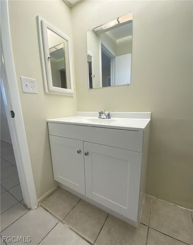 621 SW 3rd ST, Cape Coral, FL 33991