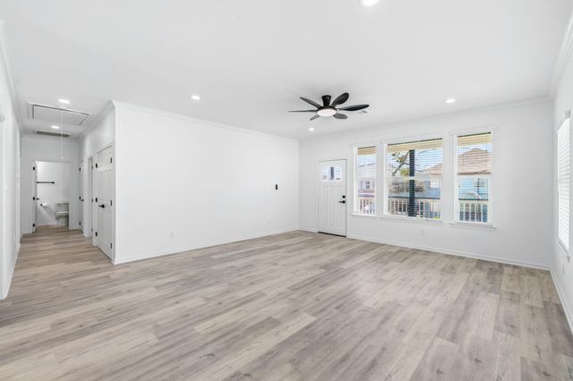 226 S Y Street, La Porte, TX 77571