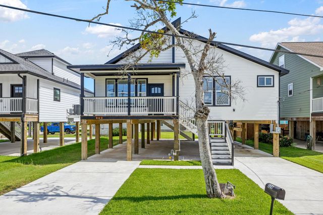 226 S Y Street, La Porte, TX 77571