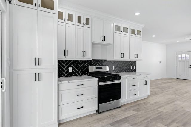 226 S Y Street, La Porte, TX 77571