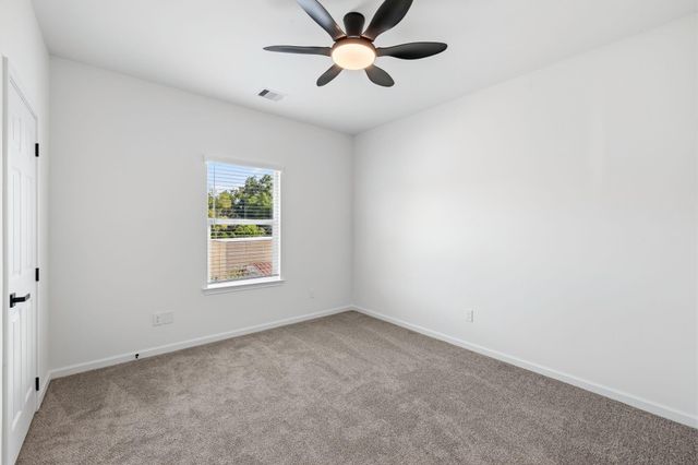 226 S Y Street, La Porte, TX 77571