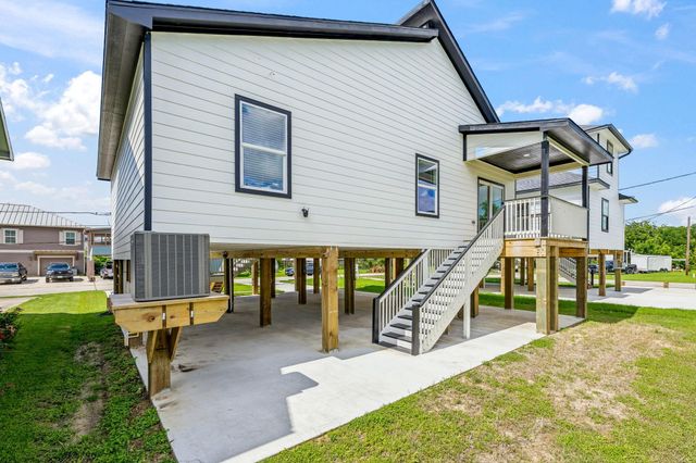 226 S Y Street, La Porte, TX 77571