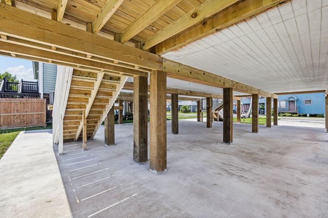 226 S Y Street, La Porte, TX 77571