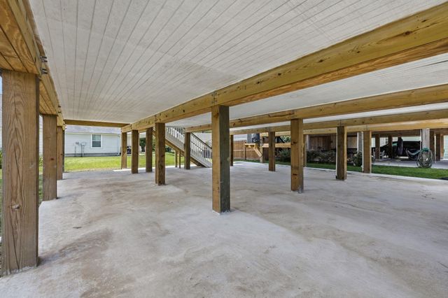 226 S Y Street, La Porte, TX 77571