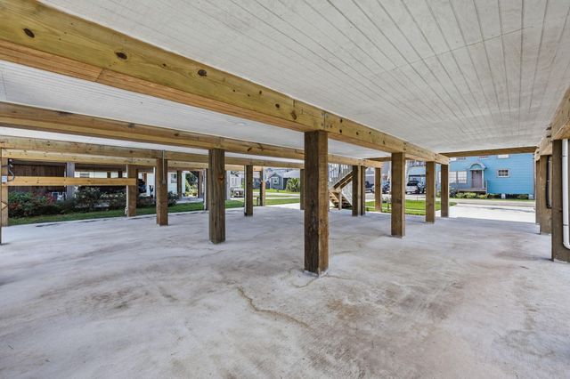 226 S Y Street, La Porte, TX 77571