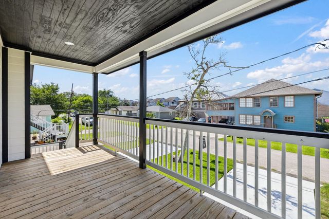 226 S Y Street, La Porte, TX 77571