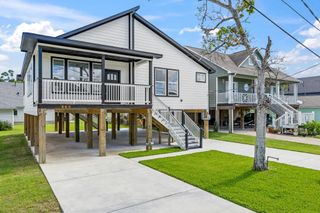 226 S Y Street, La Porte, TX 77571