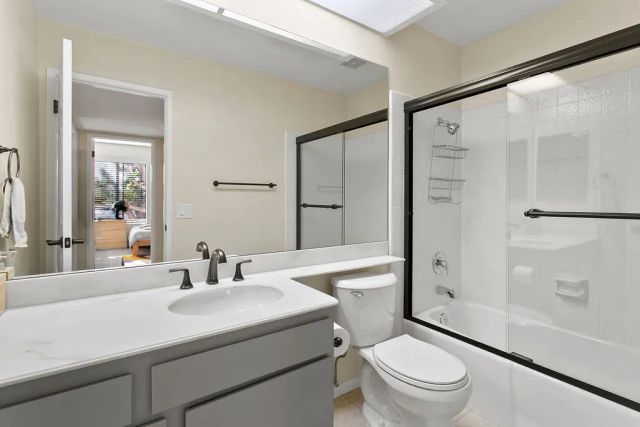 21372 Brookhurst 226, Huntington Beach, CA 92646